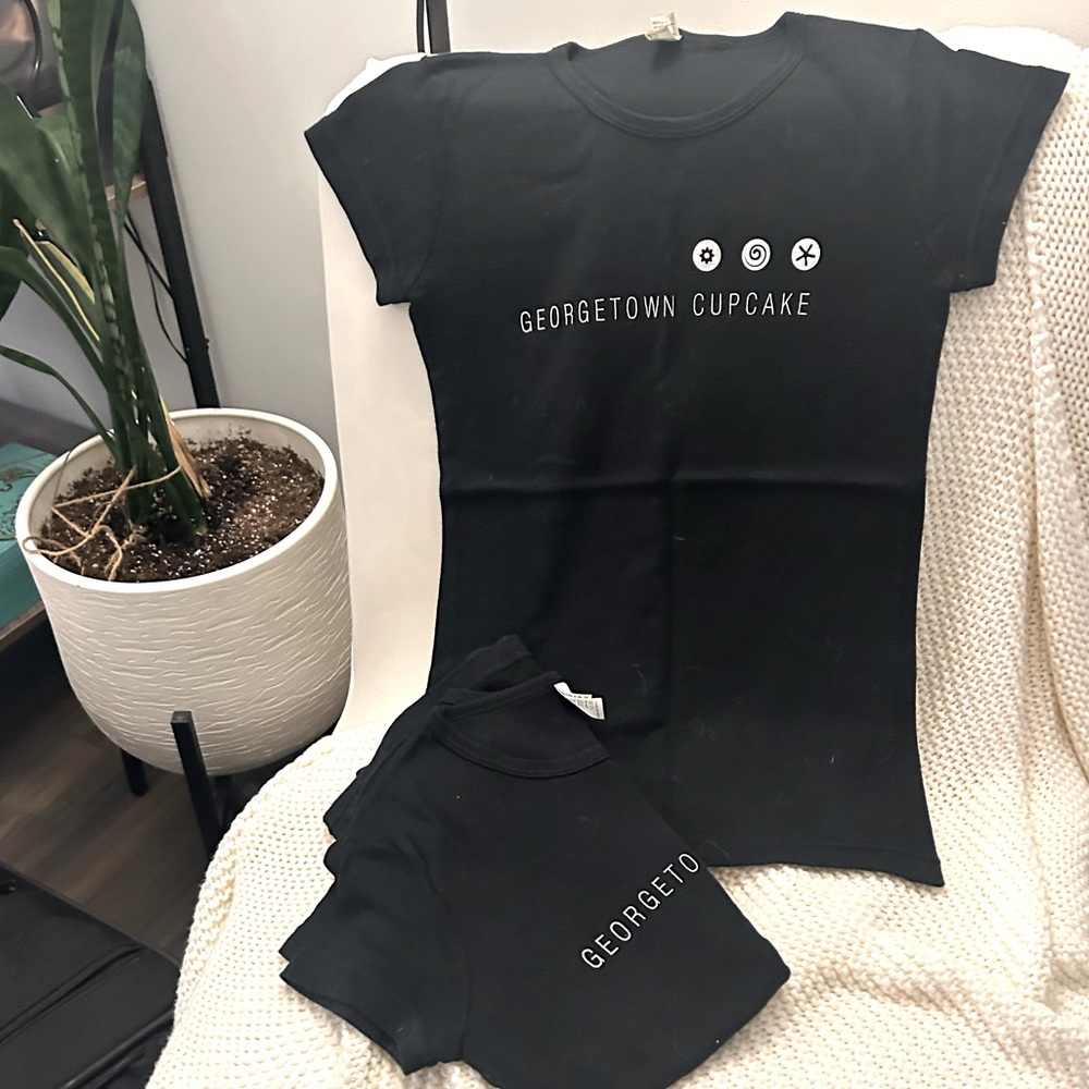 🧁 Georgetown Cupcake tshirts